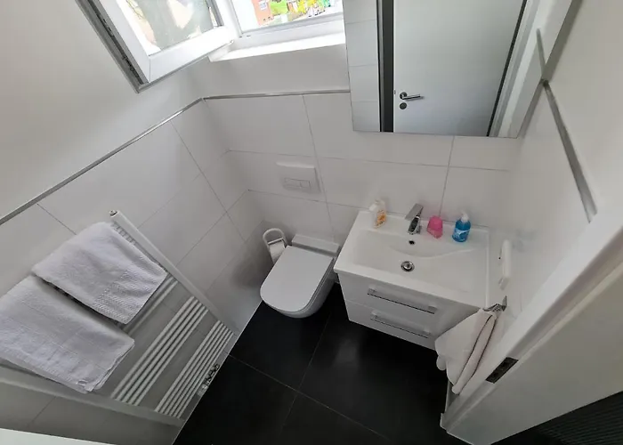 Roggendorf Zimmervermietung Δωμάτια σε οικογενειακή κατοικία