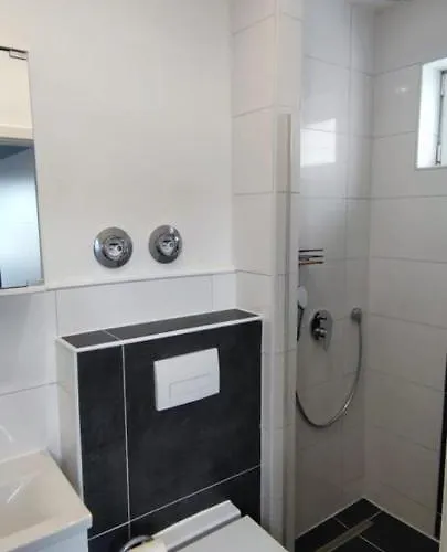 Roggendorf Zimmervermietung Δωμάτια σε οικογενειακή κατοικία