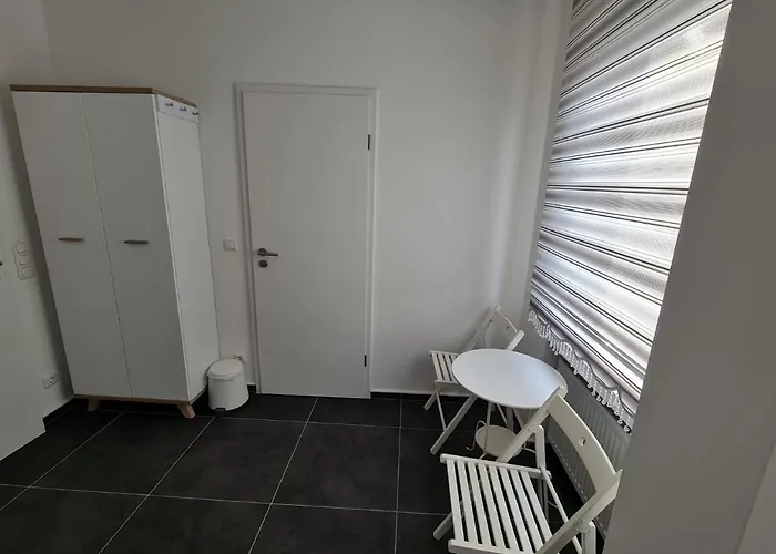 Roggendorf Zimmervermietung * كولونيا